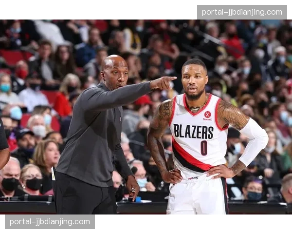 开拓者利拉德与夏普确认缺席 阿福迪亚背部伤病管理可能出战